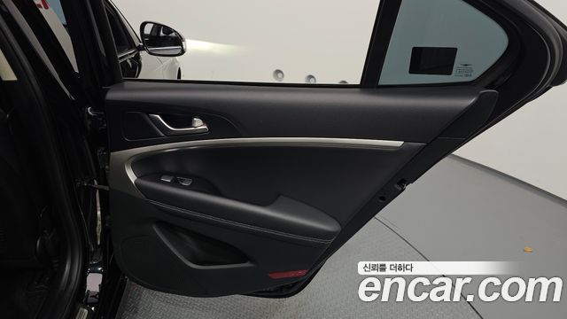 Genesis G70 Shooting Brake Gasoline 2.0T 4WD 2023 — фото 25