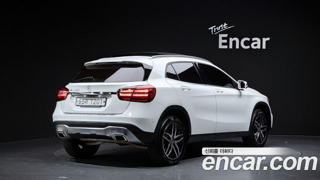 Mercedes-Benz GLA-Class (X156) GLA220 Premium 2018 — фото 2