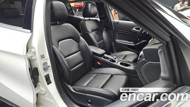 Mercedes-Benz GLA-Class (X156) GLA220 Premium 2018 — фото 10