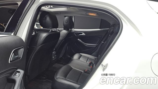 Mercedes-Benz GLA-Class (X156) GLA220 Premium 2018 — фото 12