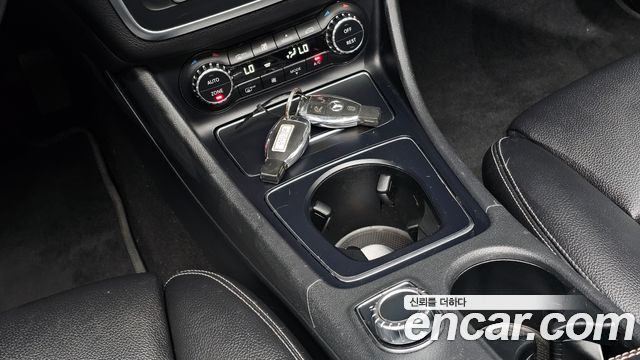 Mercedes-Benz GLA-Class (X156) GLA220 Premium 2018 — фото 19
