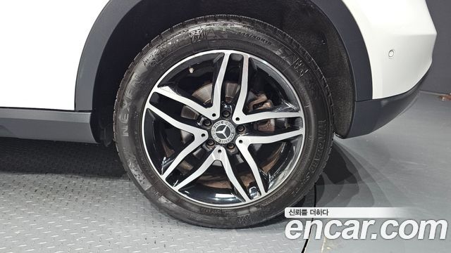 Mercedes-Benz GLA-Class (X156) GLA220 Premium 2018 — фото 21