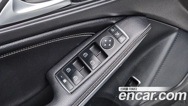 Mercedes-Benz GLA-Class (X156) GLA220 Premium 2018 — фото 28