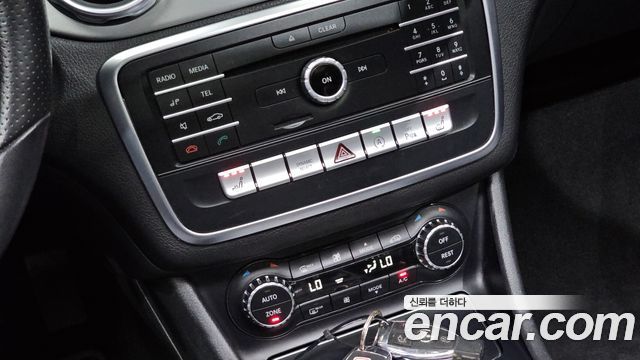 Mercedes-Benz GLA-Class (X156) GLA220 Premium 2018 — фото 31