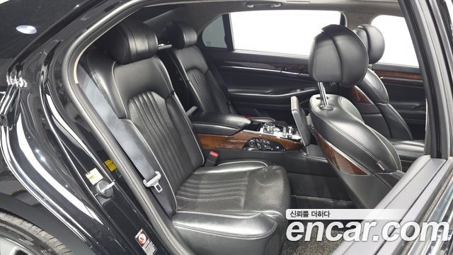 Genesis EQ900 3.8 GDI AWD Prestige 2016 — фото 11