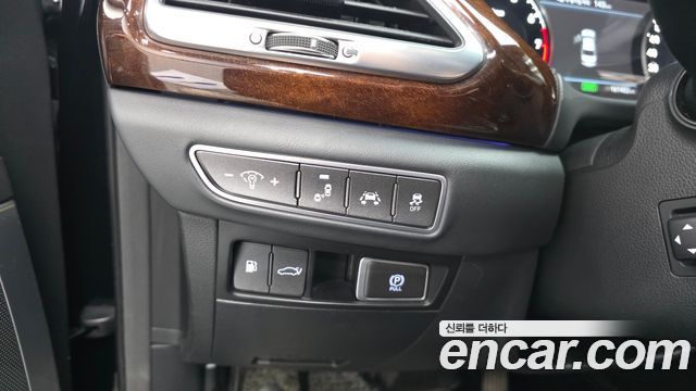 Genesis EQ900 3.8 GDI AWD Prestige 2016 — фото 17