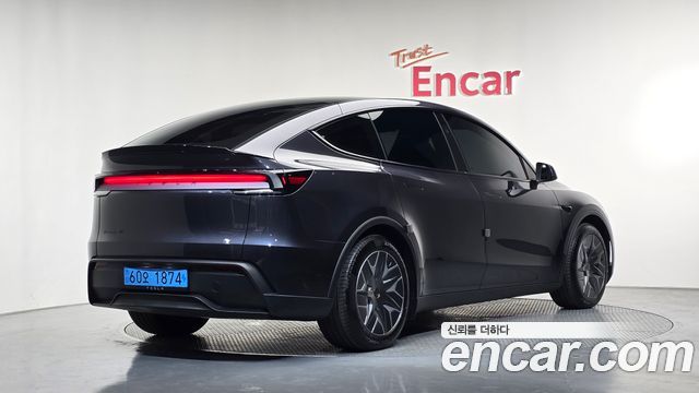 Tesla Model Y L Long Range AWD 2026 — фото 2