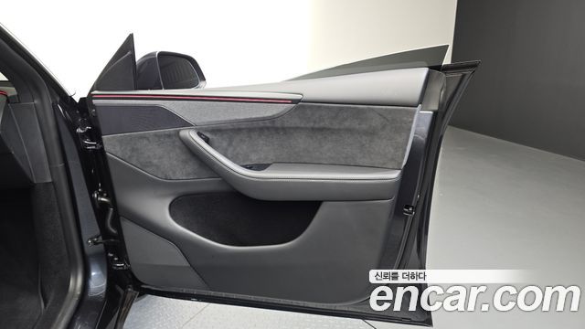 Tesla Model Y L Long Range AWD 2026 — фото 24