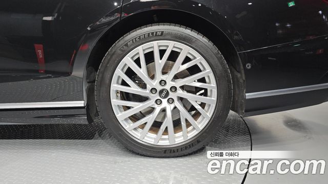 Audi A8 (D5) 55 TFSI Quattro LWB 2021 — фото 21