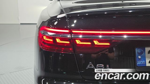 Audi A8 (D5) 55 TFSI Quattro LWB 2021 — фото 23