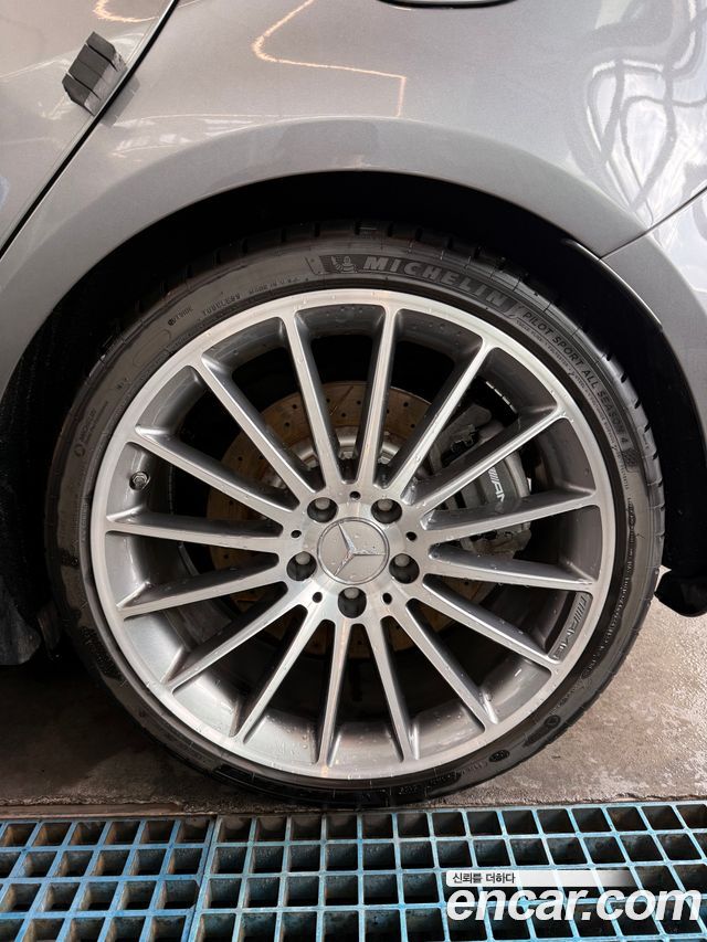 Mercedes-Benz A-Class (W176) A45 AMG 4MATIC 2018 — фото 6
