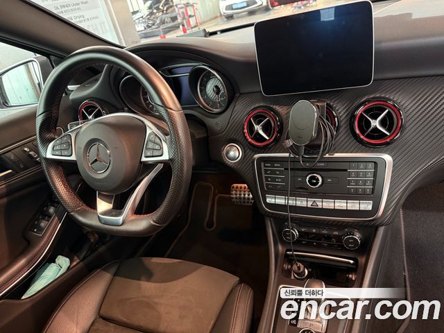 Mercedes-Benz A-Class (W176) A45 AMG 4MATIC 2018 — фото 15