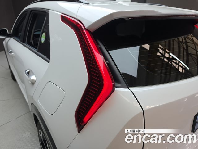 Kia Niro Signature 2023 — фото 23