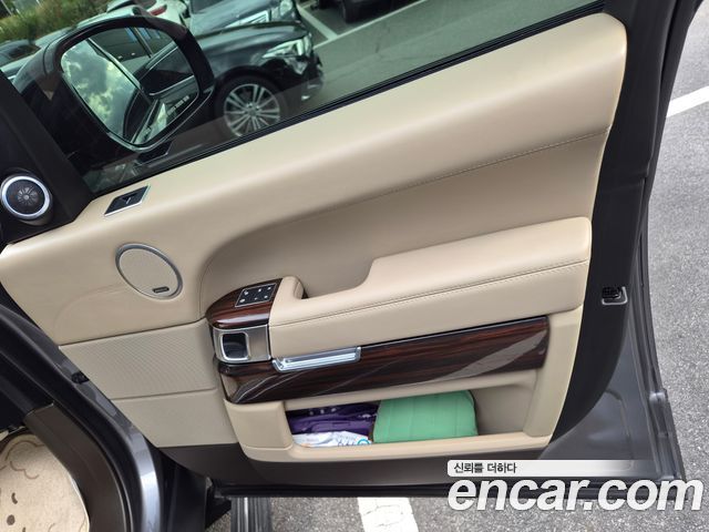 Land Rover Range Rover (IV) 5.0 SC Vogue SE 2017 — фото 16