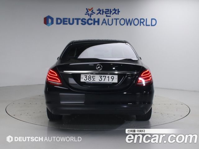 Mercedes-Benz C-Class (W205) C200 2015 — фото 4