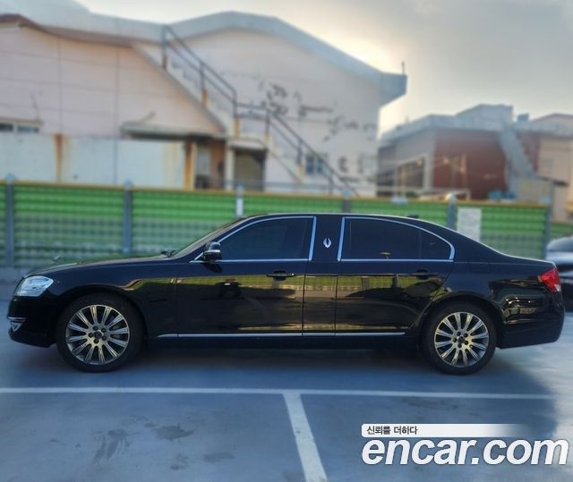 KG Mobility (SsangYong) Chairman W V8 5000 Limousine