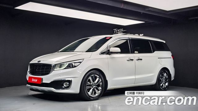 Kia Carnival 9-seater Noblesse 2018 — фото 1