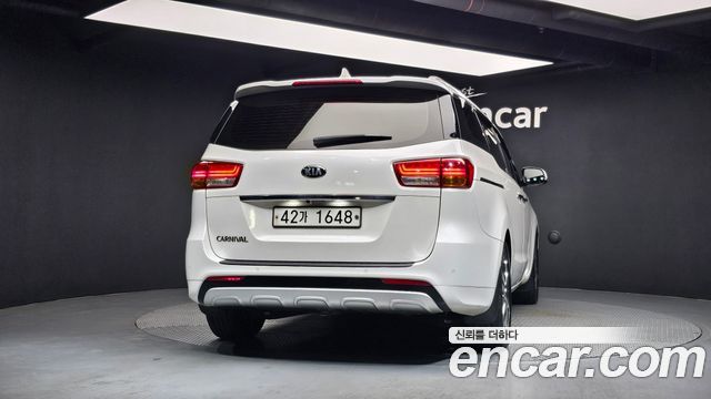 Kia Carnival 9-seater Noblesse 2018 — фото 4