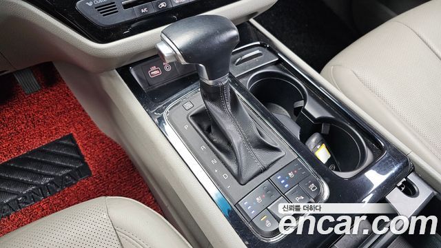 Kia Carnival 9-seater Noblesse 2018 — фото 9