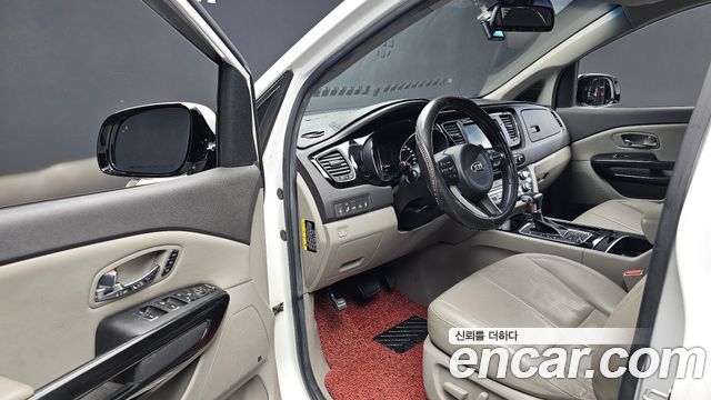 Kia Carnival 9-seater Noblesse 2018 — фото 10