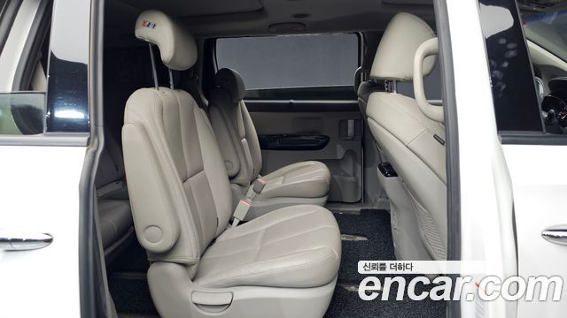 Kia Carnival 9-seater Noblesse 2018 — фото 11
