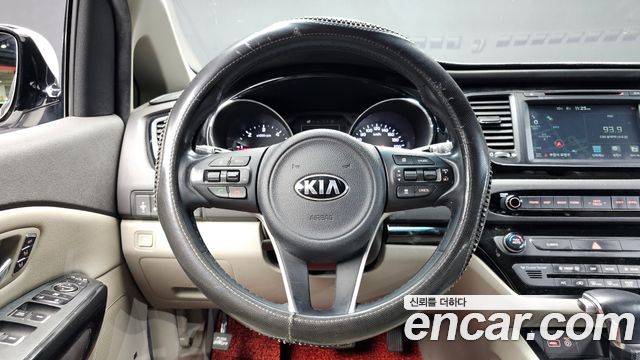Kia Carnival 9-seater Noblesse 2018 — фото 14