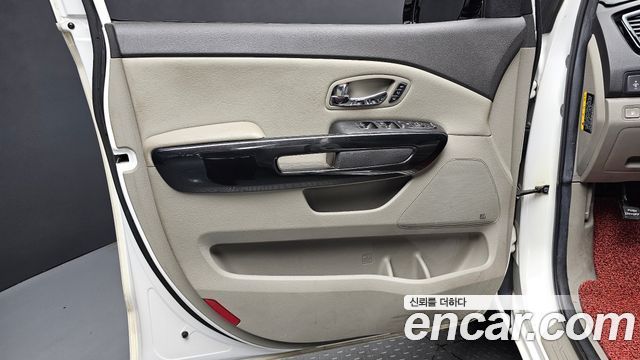 Kia Carnival 9-seater Noblesse 2018 — фото 24