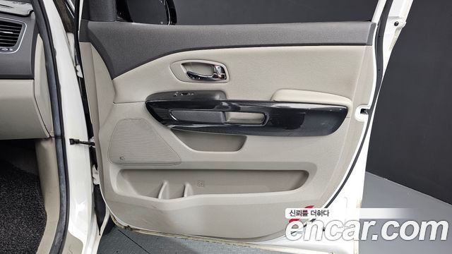 Kia Carnival 9-seater Noblesse 2018 — фото 25