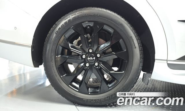 Kia Carnival (IV) Diesel 9-Seater Hi-Limousine Signature 2022 — фото 5