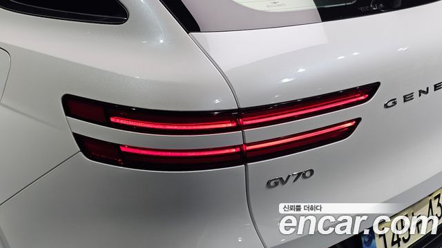 Genesis GV70 2.5T Gasoline AWD 2024 — фото 23