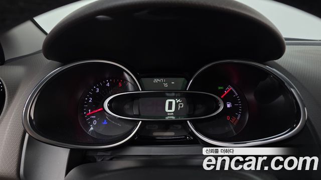 Renault Korea Clio Intens 2019 — фото 8
