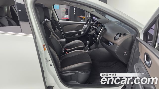 Renault Korea Clio Intens 2019 — фото 15