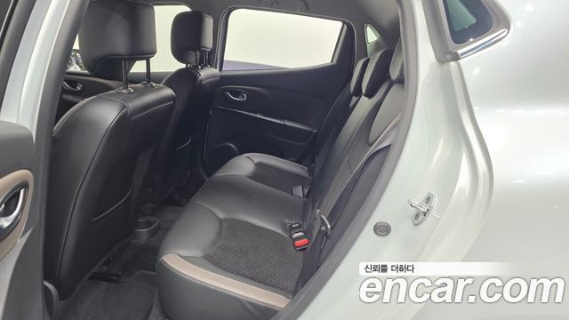 Renault Korea Clio Intens 2019 — фото 16