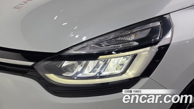 Renault Korea Clio Intens 2019 — фото 28
