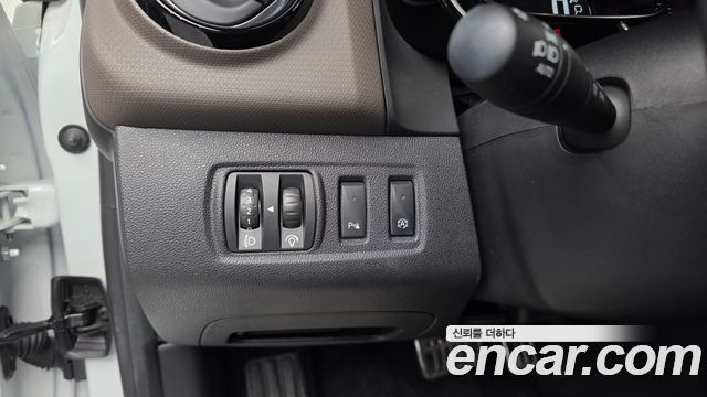 Renault Korea Clio Intens 2019 — фото 36
