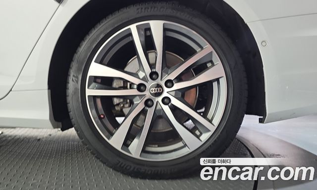 Audi A6 (C8) 45 TFSI Quattro Premium 2023 — фото 21
