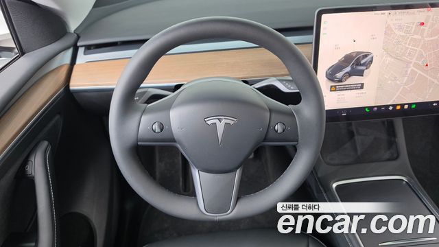 Tesla Model Y RWD 2025 — фото 13