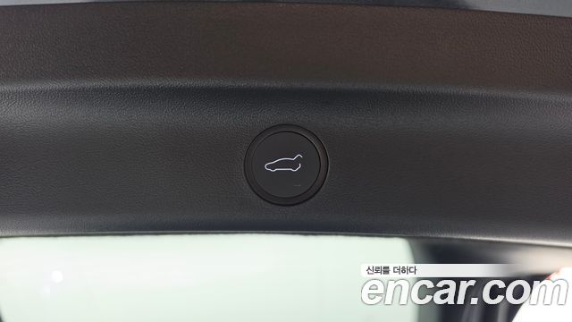 Tesla Model Y RWD 2025 — фото 16