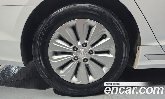 Hyundai Sonata Hybrid (LF) 2.0 HEV Smart 2016 — фото 5