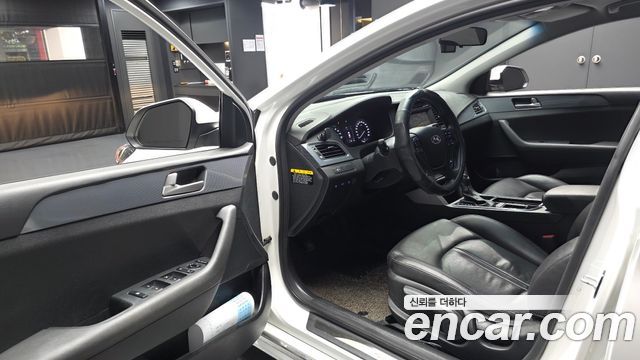 Hyundai Sonata Hybrid (LF) 2.0 HEV Smart 2016 — фото 10