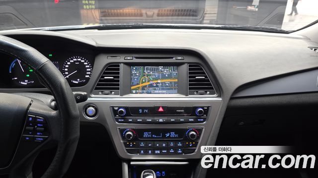 Hyundai Sonata Hybrid (LF) 2.0 HEV Smart 2016 — фото 14