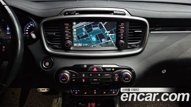 Kia Sorento Diesel 2.0 2WD Noblesse 2017 — фото 13