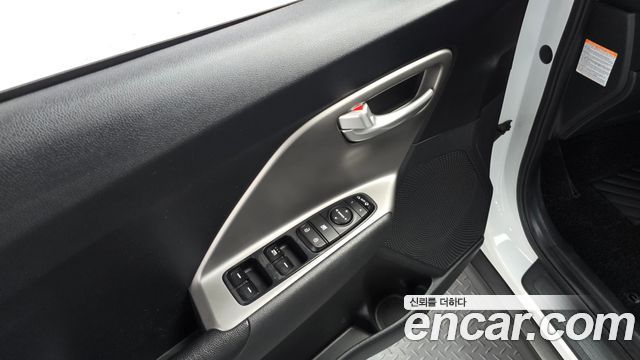 Kia Niro Plus Earth 2023 — фото 18
