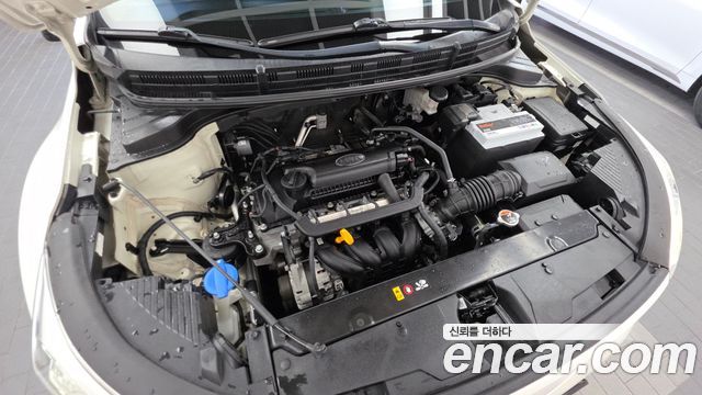 Kia Stonic 1.4 Prestige 2018 — фото 6