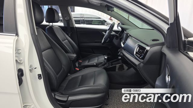 Kia Stonic 1.4 Prestige 2018 — фото 11