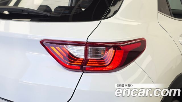 Kia Stonic 1.4 Prestige 2018 — фото 23