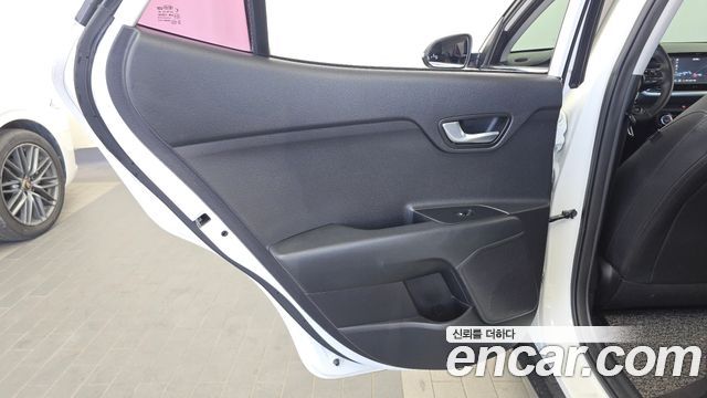Kia Stonic 1.4 Prestige 2018 — фото 25