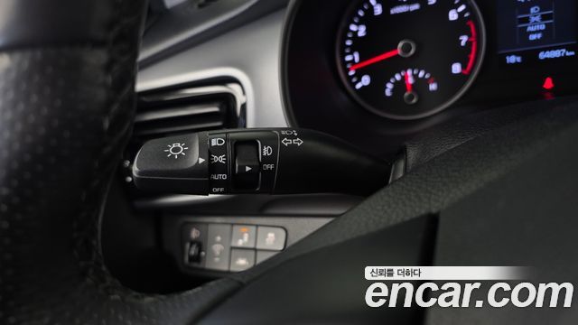 Kia Stonic 1.4 Prestige 2018 — фото 27