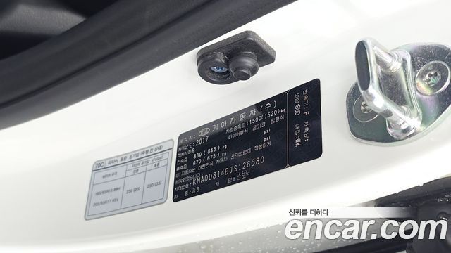 Kia Stonic 1.4 Prestige 2018 — фото 30