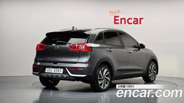 Kia Niro Prestige 2018 — фото 2
